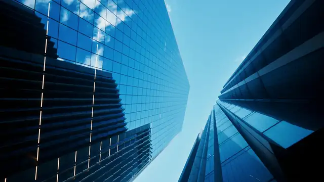 One web operating model for retail banking